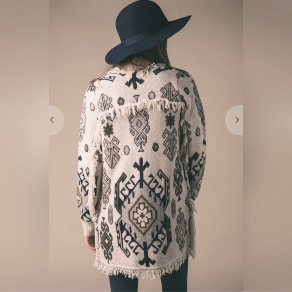 Chaser LA Tapestry Fringe Cardigan Size Small - Picture 2 of 10